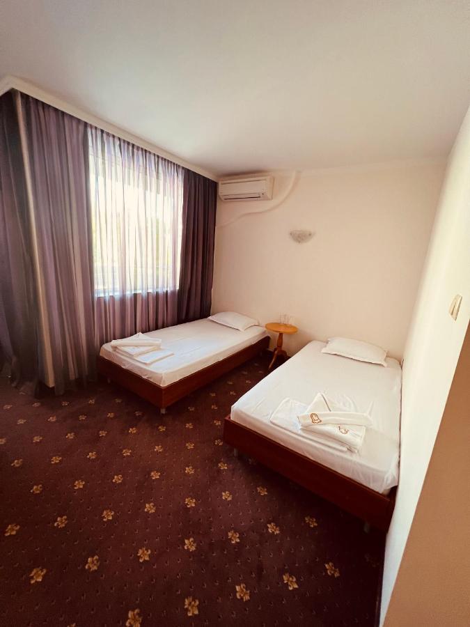 Hotel Incognito Pomorie פומורי מראה חיצוני תמונה